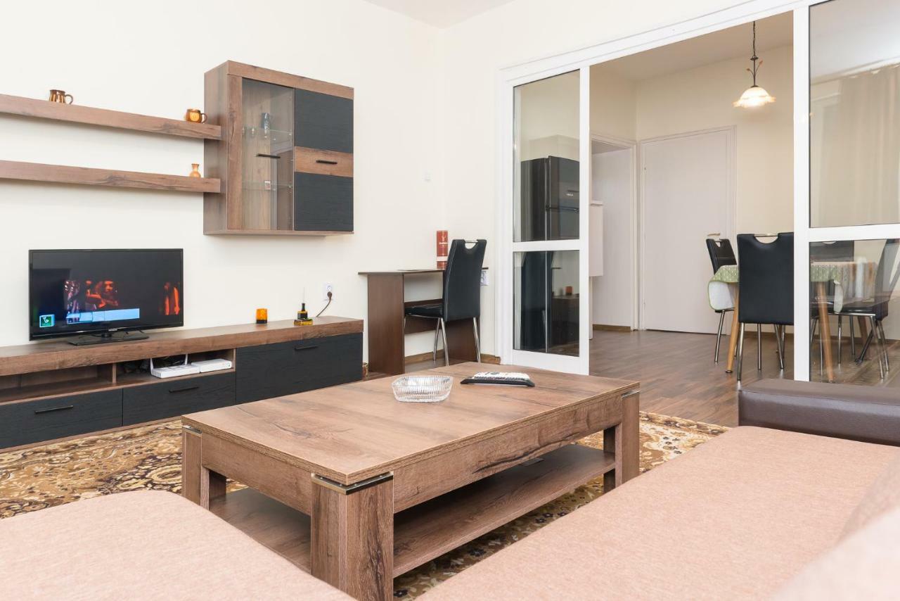 Central Academic Apartment Sofia Eksteriør billede