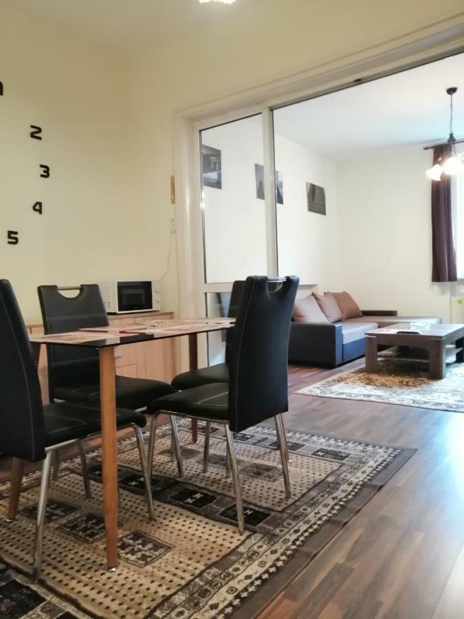 Central Academic Apartment Sofia Eksteriør billede