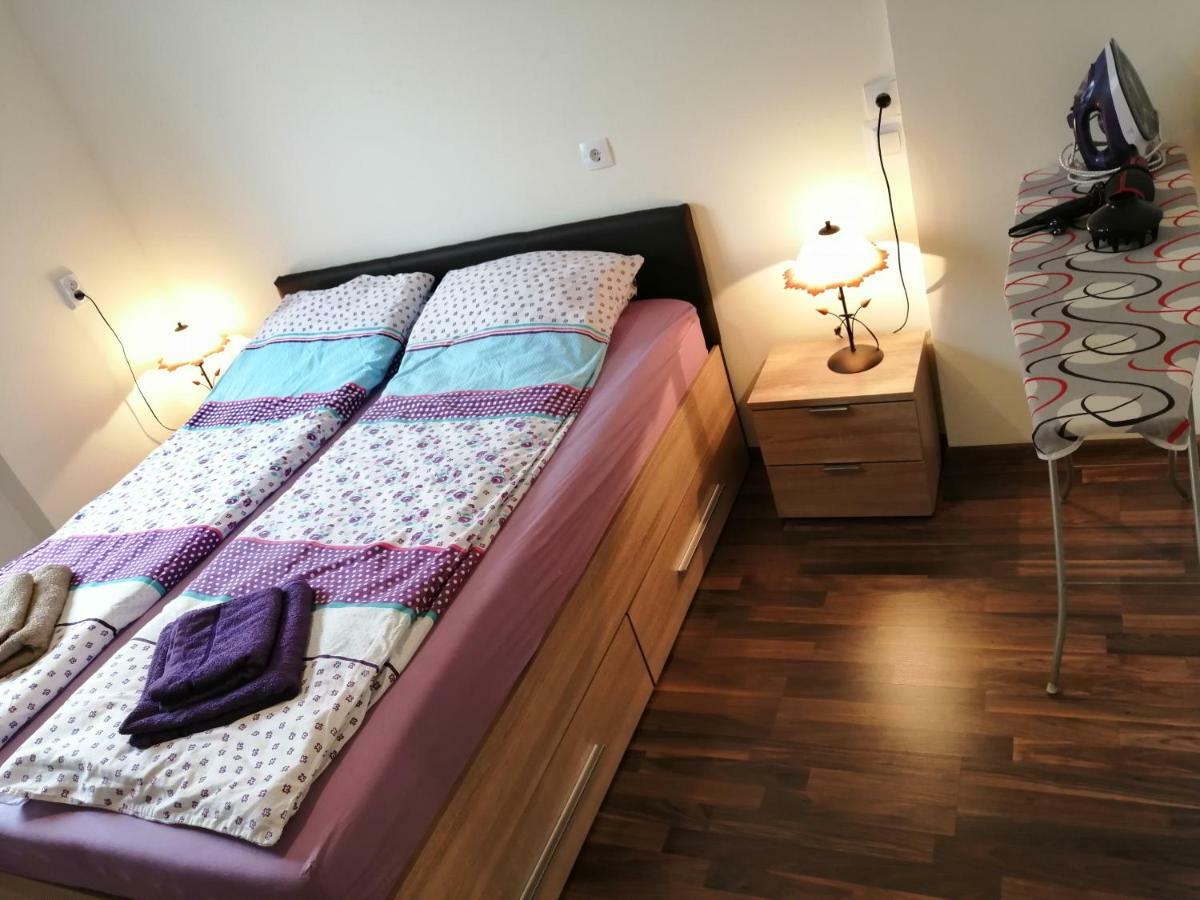 Central Academic Apartment Sofia Eksteriør billede
