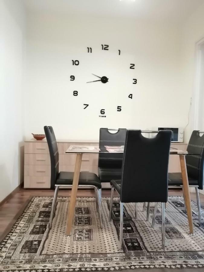 Central Academic Apartment Sofia Eksteriør billede